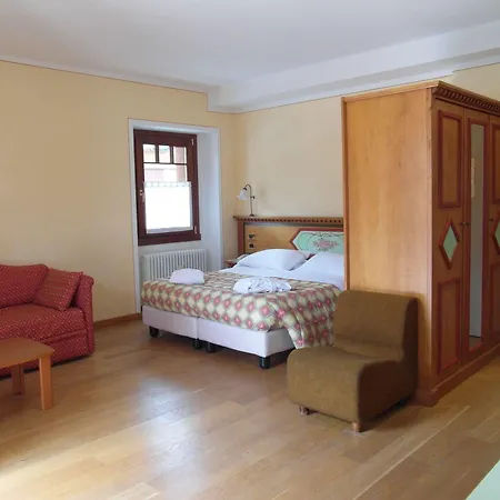 Ideal Hotel 4*